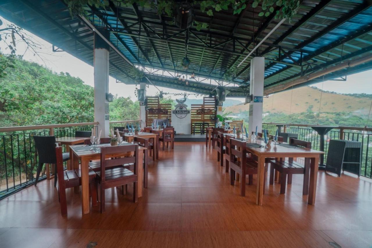 Skylodge Resort Coron Exterior photo
