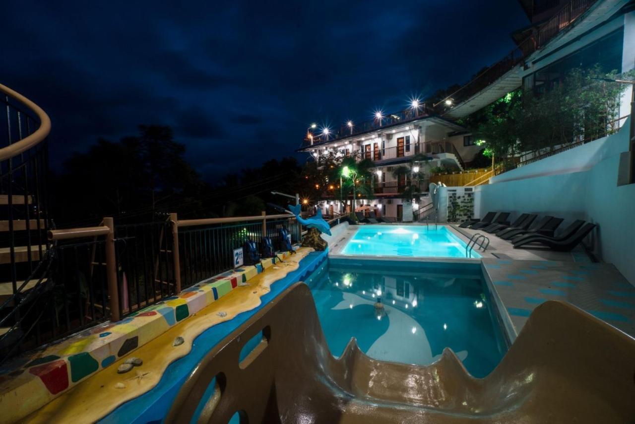 Skylodge Resort Coron Exterior photo
