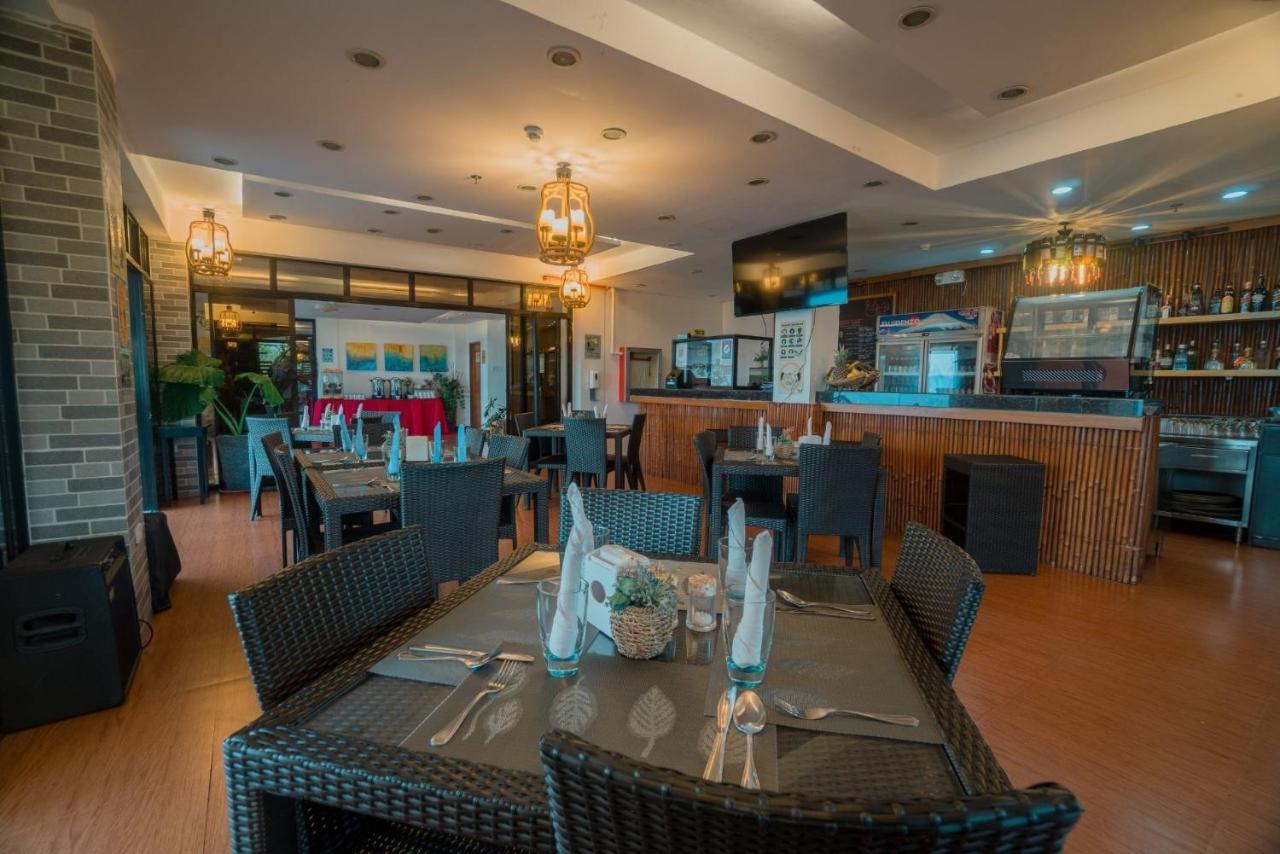 Skylodge Resort Coron Exterior photo