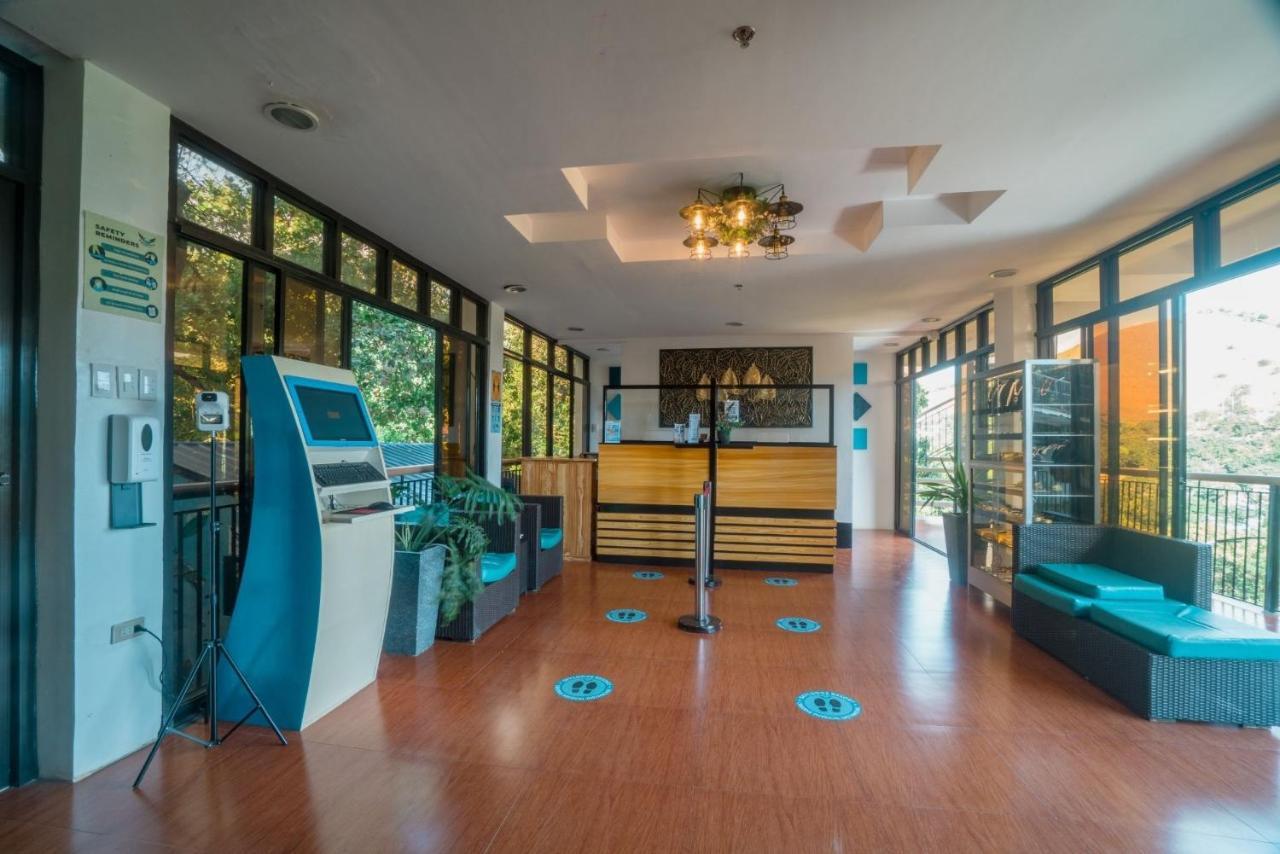 Skylodge Resort Coron Exterior photo
